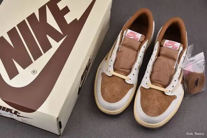 Kicked Out Shoe Store SP Scott Low x AJ 1 OG Travis DM7866-106 0607